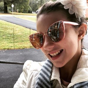 Meet your Posher, Deanna